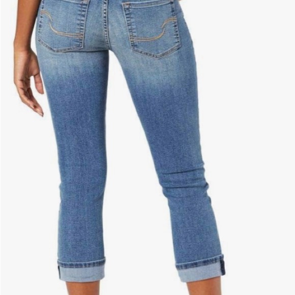 Signature Capris by Levi Strauss - Picture 4 of 5